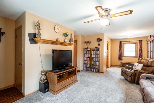 1614 N Lakeview AVENUE, Port Washington, WI 53074