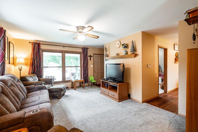 1614 N Lakeview AVENUE, Port Washington, WI 53074