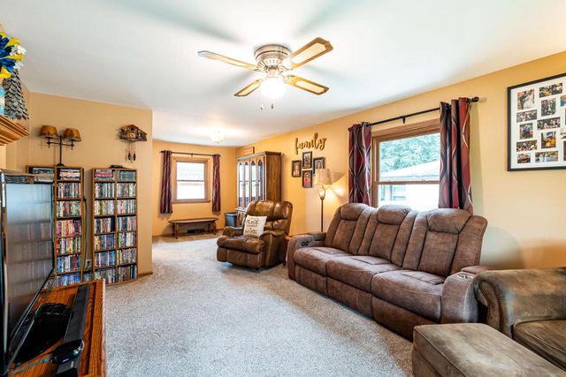 1614 N Lakeview AVENUE, Port Washington, WI 53074