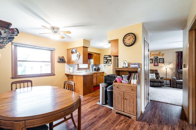 1614 N Lakeview AVENUE, Port Washington, WI 53074