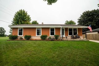1614 N Lakeview AVENUE, Port Washington, WI 53074