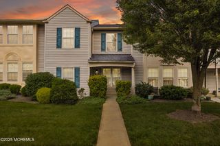 18 Remington Drive, 5, Freehold, NJ 07728