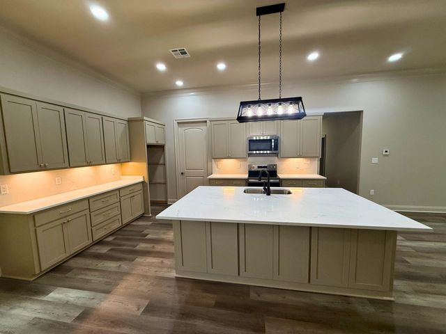 808 W 7th St, Deridder, LA 70634