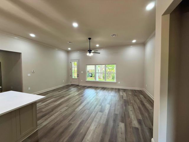 808 W 7th St, Deridder, LA 70634