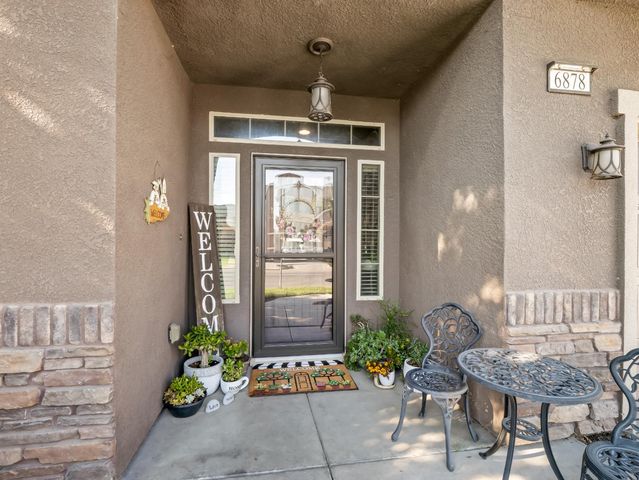6878 W Alana Drive W, Fresno, CA 93722