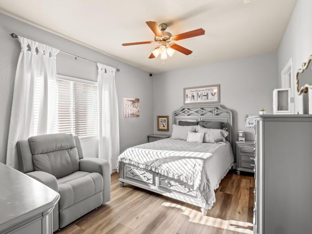 6878 W Alana Drive W, Fresno, CA 93722