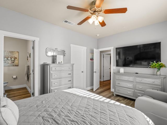 6878 W Alana Drive W, Fresno, CA 93722