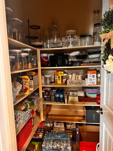 6878 W Alana Drive W, Fresno, CA 93722