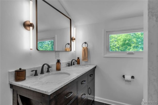 5067 Bradley Lane, Hamburg, NY 14075