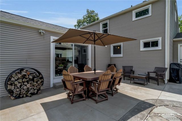 5067 Bradley Lane, Hamburg, NY 14075