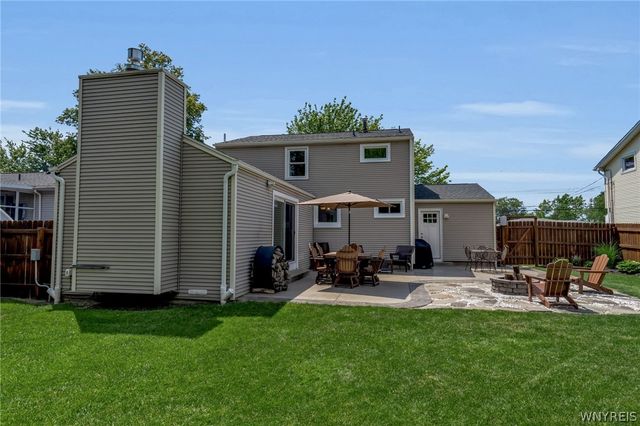 5067 Bradley Lane, Hamburg, NY 14075