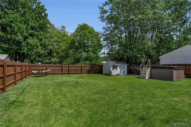 5067 Bradley Lane, Hamburg, NY 14075