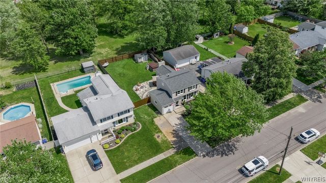 5067 Bradley Lane, Hamburg, NY 14075