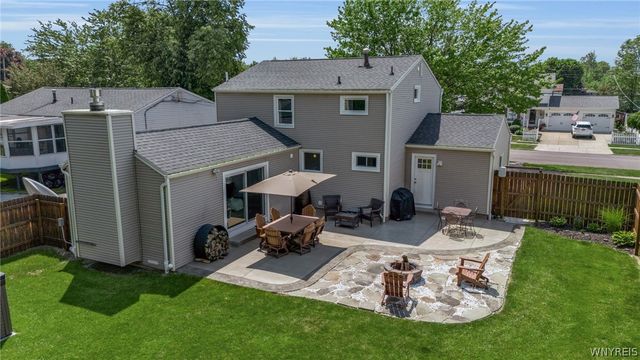 5067 Bradley Lane, Hamburg, NY 14075