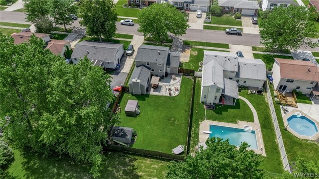 5067 Bradley Lane, Hamburg, NY 14075