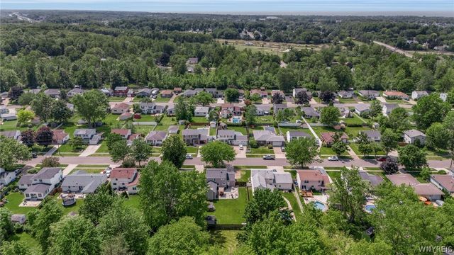 5067 Bradley Lane, Hamburg, NY 14075