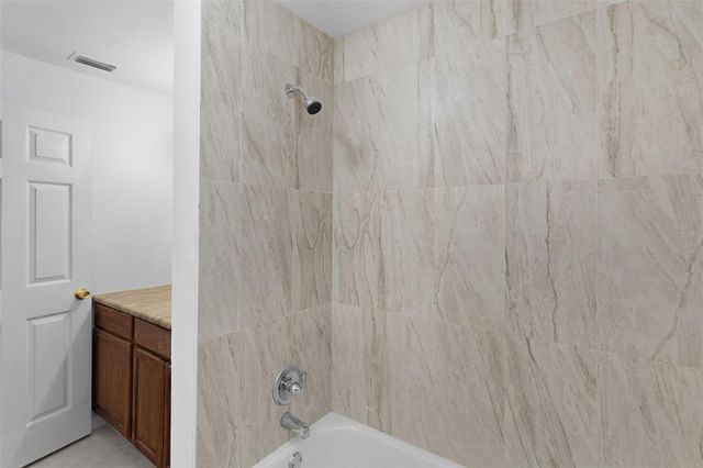 31128 LOCHMORE CIRCLE, Mount Plymouth, FL 32776