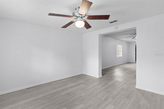 31128 LOCHMORE CIRCLE, Mount Plymouth, FL 32776
