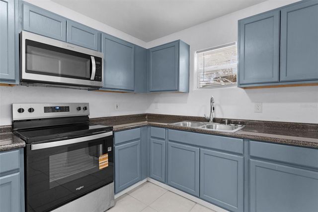 31128 LOCHMORE CIRCLE, Mount Plymouth, FL 32776
