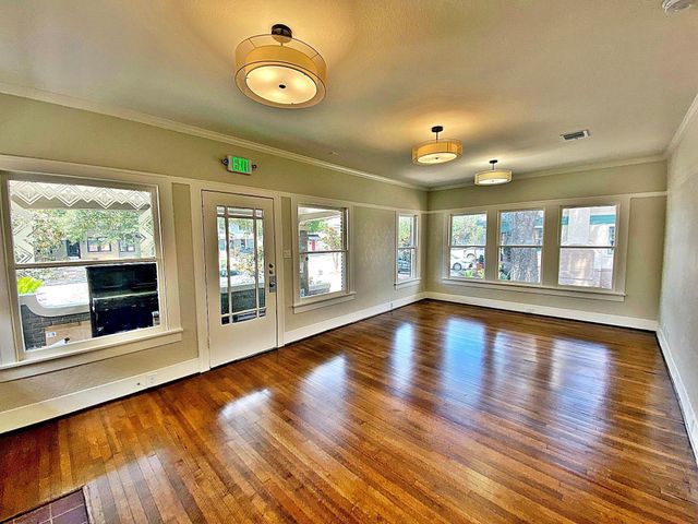 1625 W Alabama Street, Houston, TX 77006