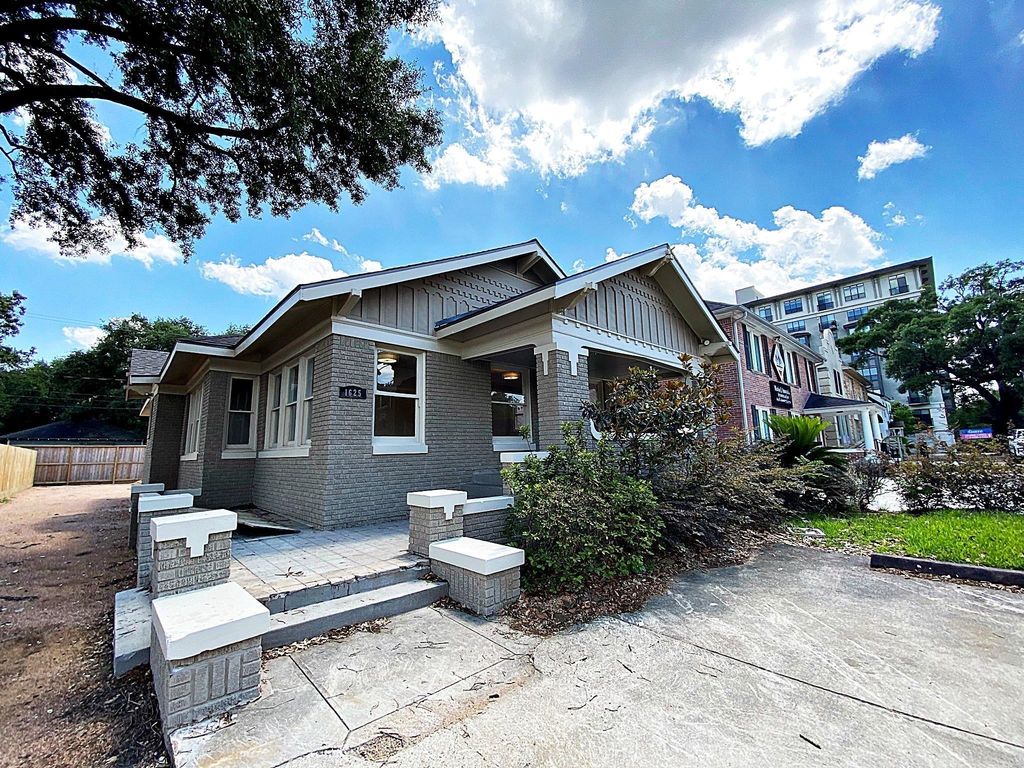 1625 W Alabama Street, Houston, TX 77006