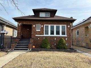 1927 S 12th Avenue, Maywood, IL 60153