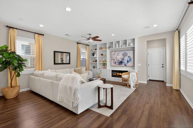 21421 Trail Ridge Dr, Escondido, CA 92029