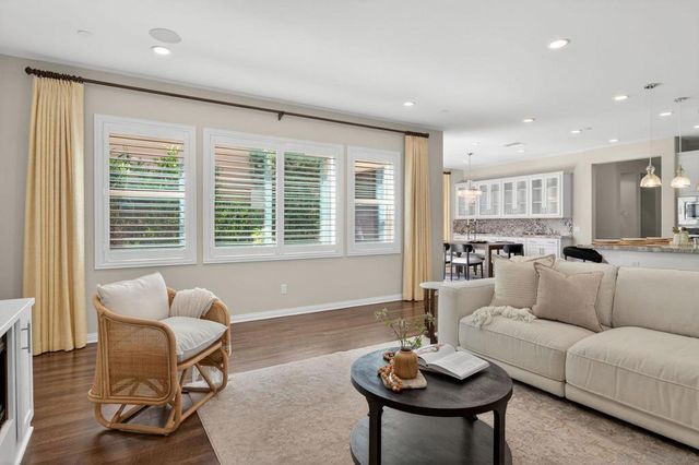 21421 Trail Ridge Dr, Escondido, CA 92029