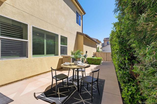 21421 Trail Ridge Dr, Escondido, CA 92029