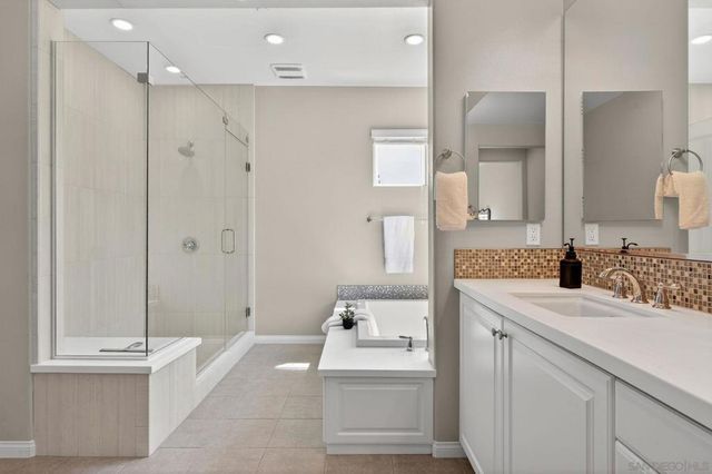 21421 Trail Ridge Dr, Escondido, CA 92029