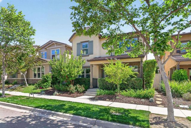 21421 Trail Ridge Dr, Escondido, CA 92029