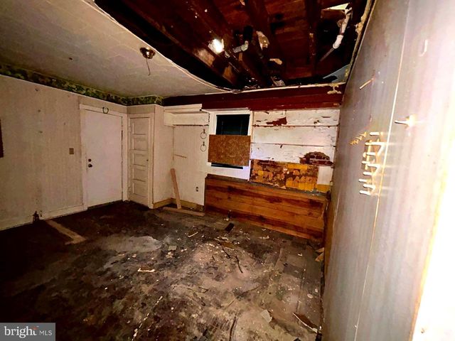 446 WALNUT AVE, Trenton, NJ 08609