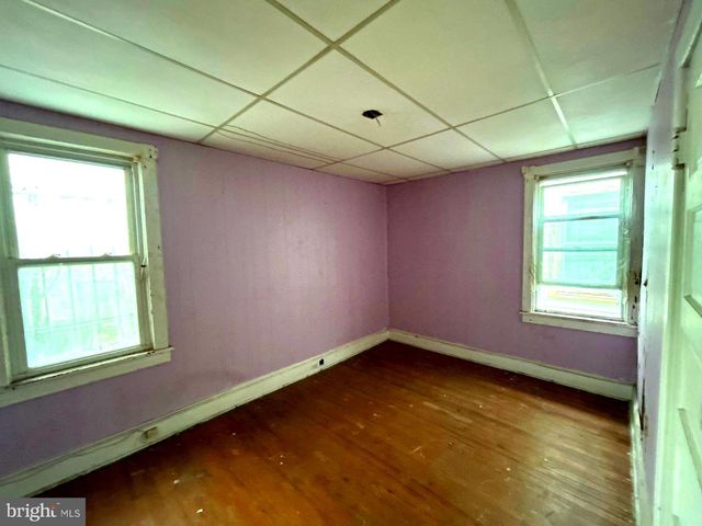 446 WALNUT AVE, Trenton, NJ 08609