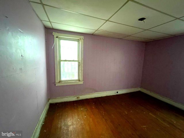 446 WALNUT AVE, Trenton, NJ 08609