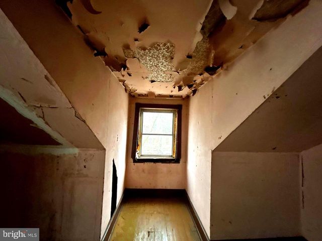 446 WALNUT AVE, Trenton, NJ 08609