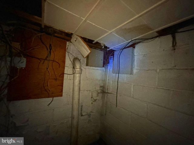 446 WALNUT AVE, Trenton, NJ 08609