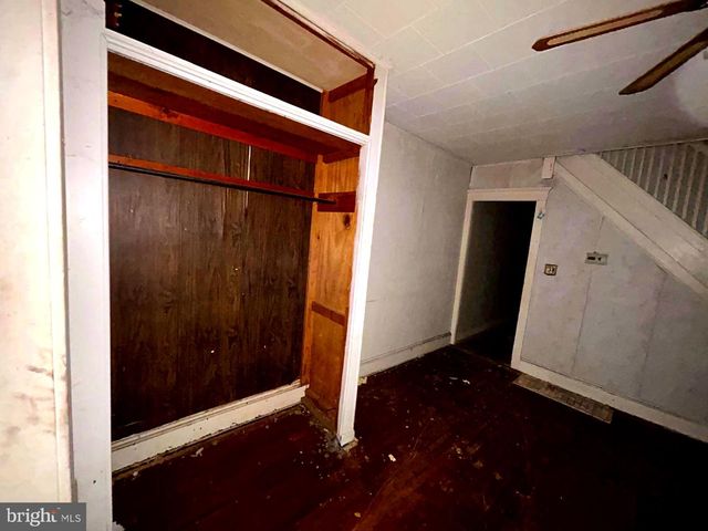 446 WALNUT AVE, Trenton, NJ 08609