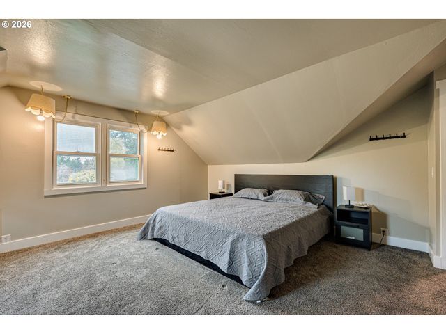 2964 MADRONA Dr, Longview, WA 98632