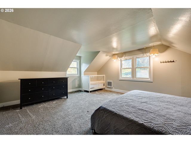 2964 MADRONA Dr, Longview, WA 98632