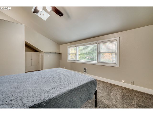 2964 MADRONA Dr, Longview, WA 98632