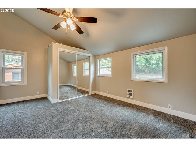 2964 MADRONA Dr, Longview, WA 98632