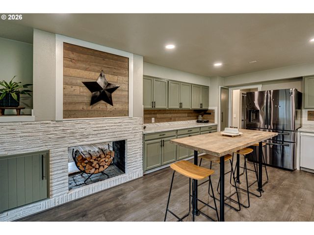 2964 MADRONA Dr, Longview, WA 98632