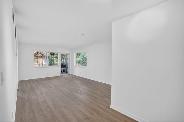 119 NE 19th Court 205-G, Wilton Manors, FL 33305