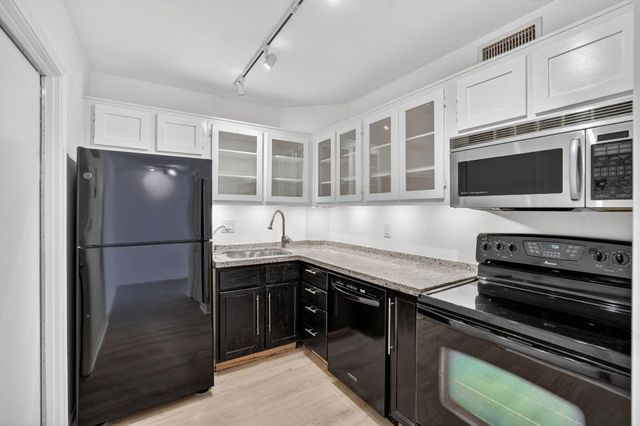 119 NE 19th Court 205-G, Wilton Manors, FL 33305