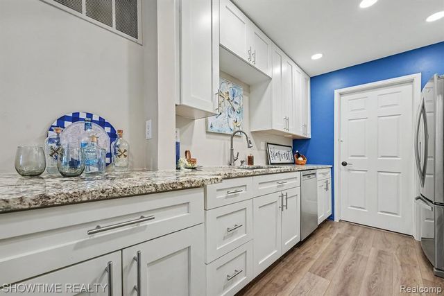 3524 Tremonte Circle, Rochester, MI 48306