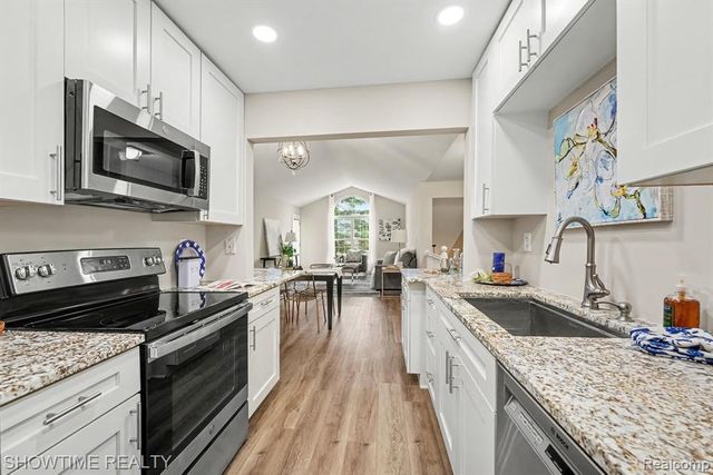 3524 Tremonte Circle, Rochester, MI 48306