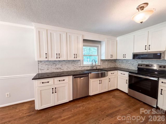 4614 Hickory Grove Road, Mount Holly, NC 28120
