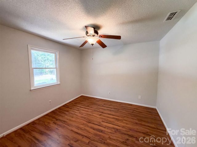 4614 Hickory Grove Road, Mount Holly, NC 28120