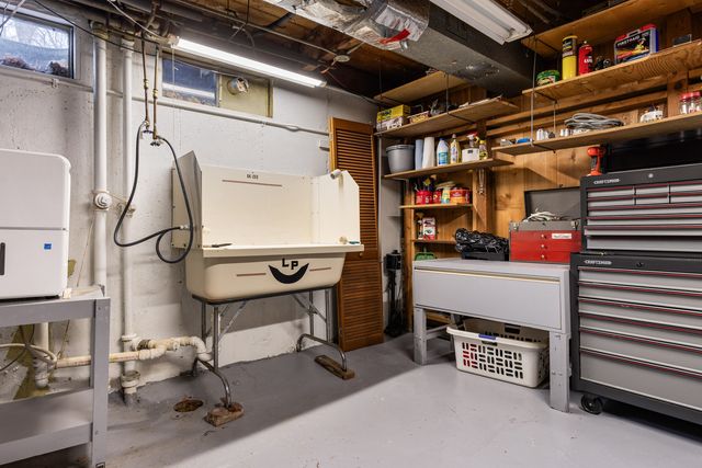 1708 PARKVIEW, Rockford, IL 61107