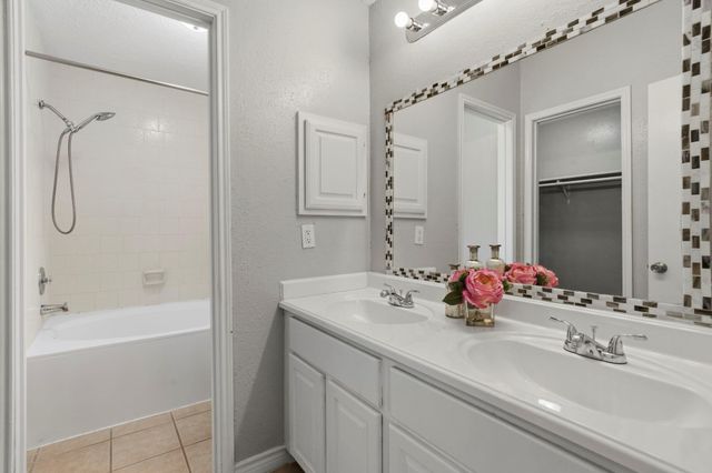 2019 Creek Valley Lane, Sugar Land, TX 77478